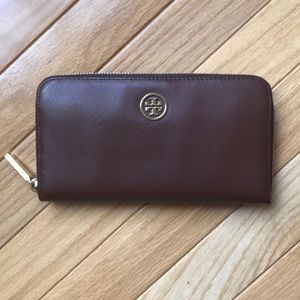 Tory Burch wallet